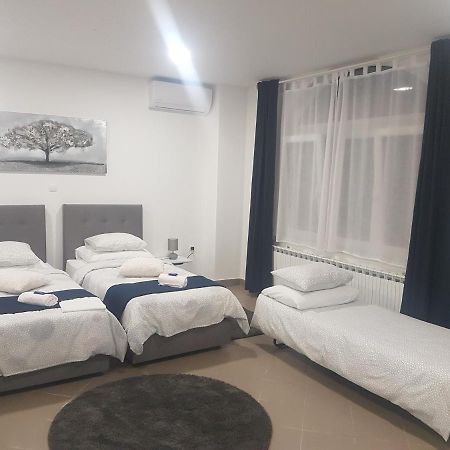 Marko Airport Rooms Velika Gorica Exteriör bild