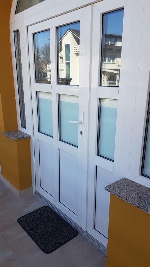 Marko Airport Rooms Velika Gorica Exteriör bild