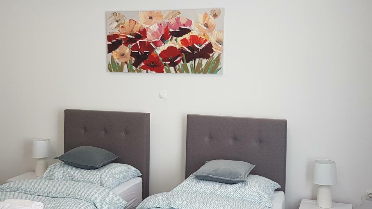 Marko Airport Rooms Velika Gorica Exteriör bild