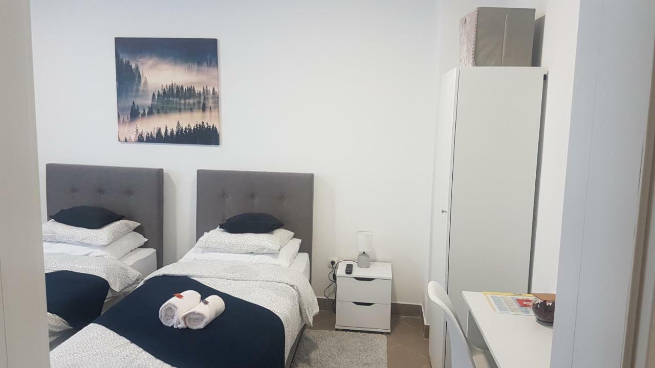 Marko Airport Rooms Velika Gorica Exteriör bild